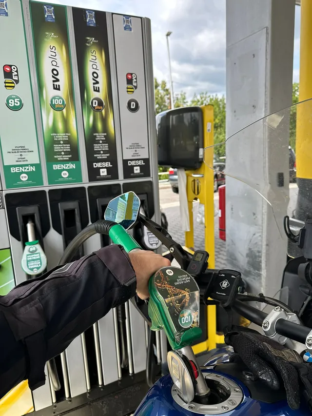 Запраўка 100 бензінам E5 - 5% этанолу Запраўка 100 бензінам E5 - 5% этанолу
