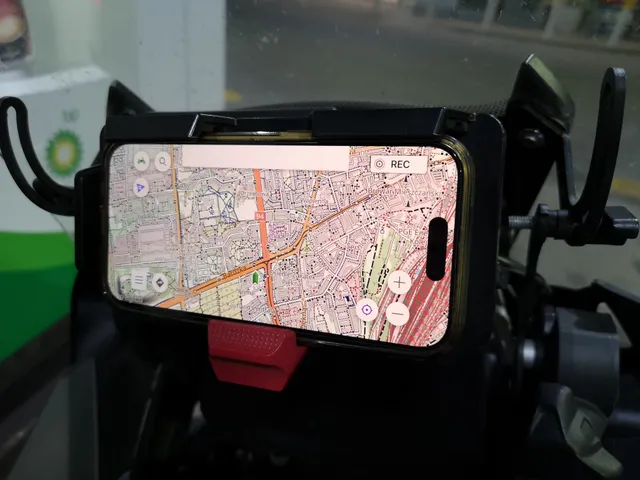 iPhone з мапай у падстаўцы FoxWolf iPhone з мапай у падстаўцы FoxWolf