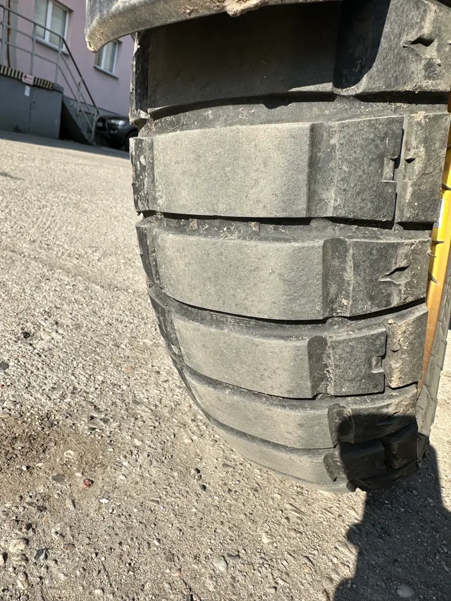 Апошні позірк на старыя Pirelli, перад тым як яны адправяцца на сьметнік