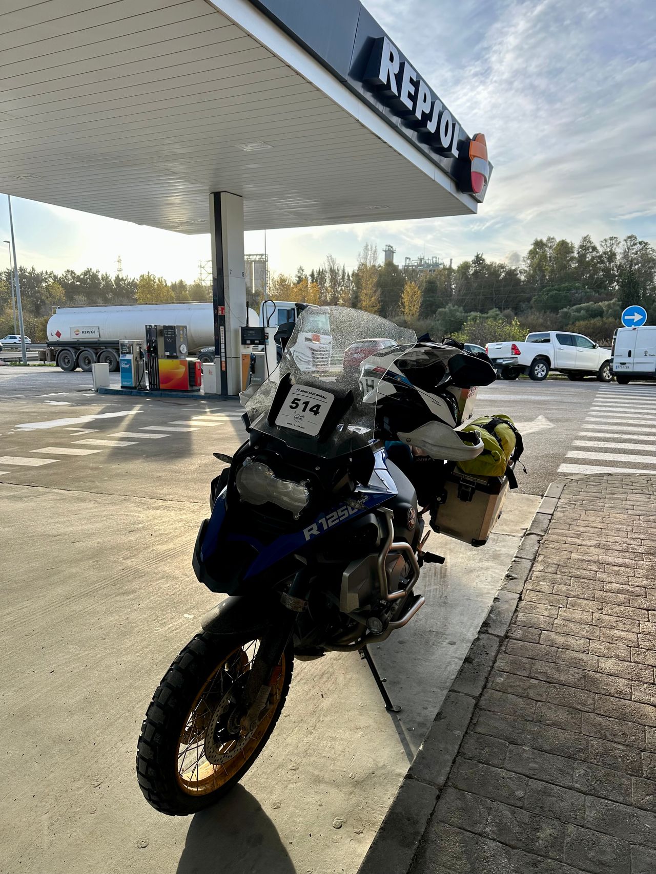 Загадкавы стук у BMW R1250GS