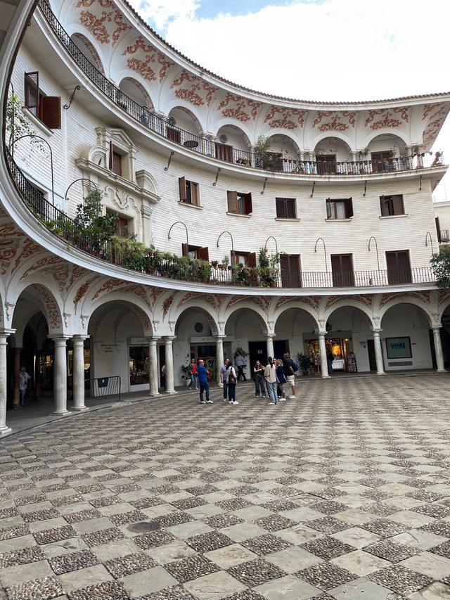 Маляўнічая плошча Plaza del Cabildo Маляўнічая плошча Plaza del Cabildo