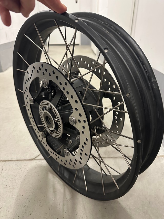 Пярэдняе кола амаль гатова