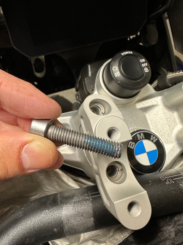 Абавязкова фіксатар разьбы канешне сярэдняй моцнасьці