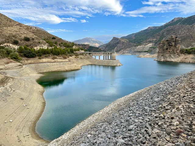 Вадасховішча Embalse de Canales Вадасховішча Embalse de Canales