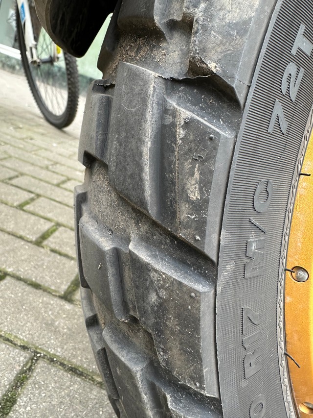 Задняя шына