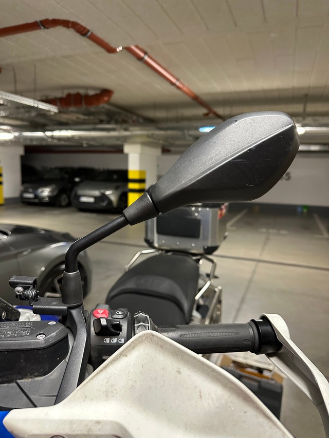 фабрычнае люстэрка ад BMW R1250GS
