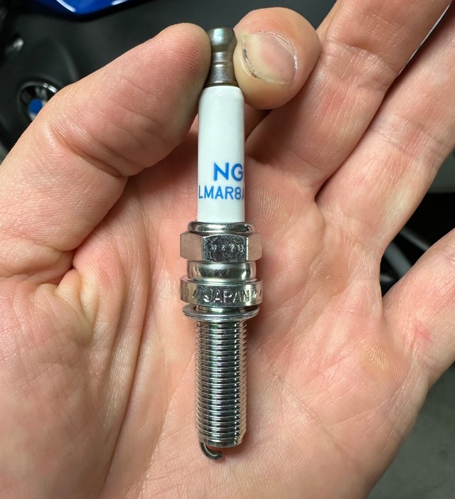 NGK LMAR8AI-10