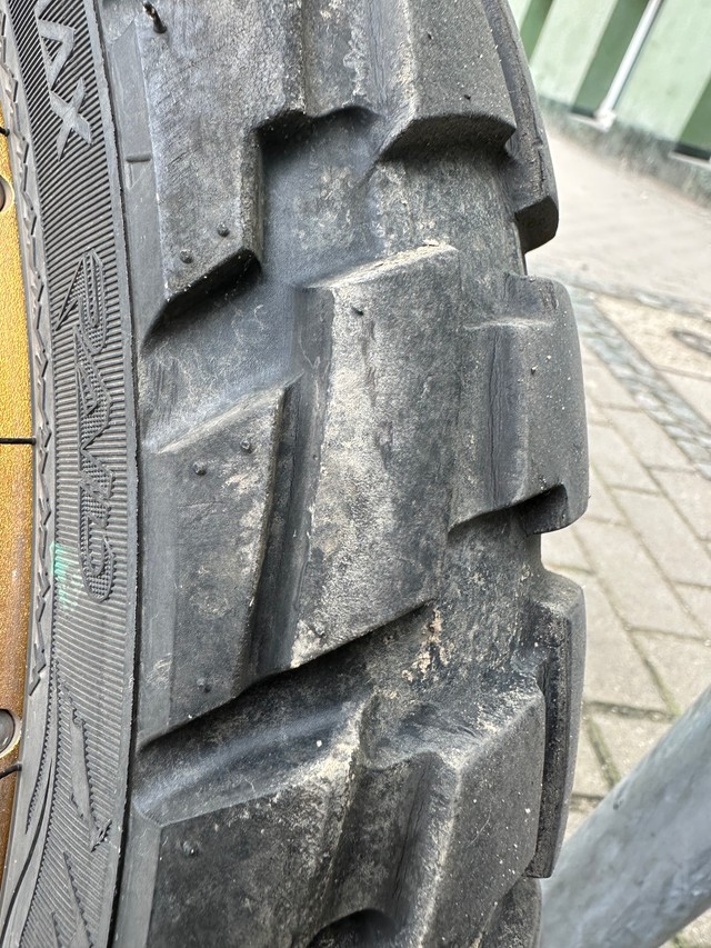 Пярэдняя шына