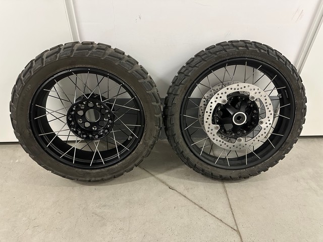 Другі камплект колаў