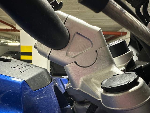 Замантаваныя кітайскія прастаўкі на 38мм на BMW R1250GS