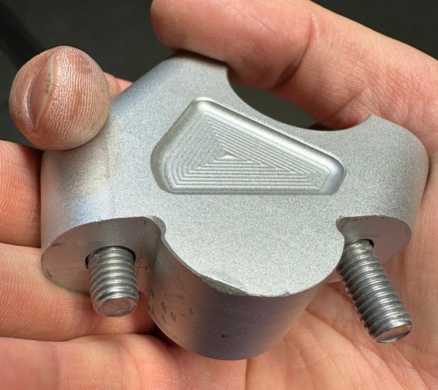 Якасьць металу адпаведная да цаны - быццам з старых алюмініевых лыжак зробленая