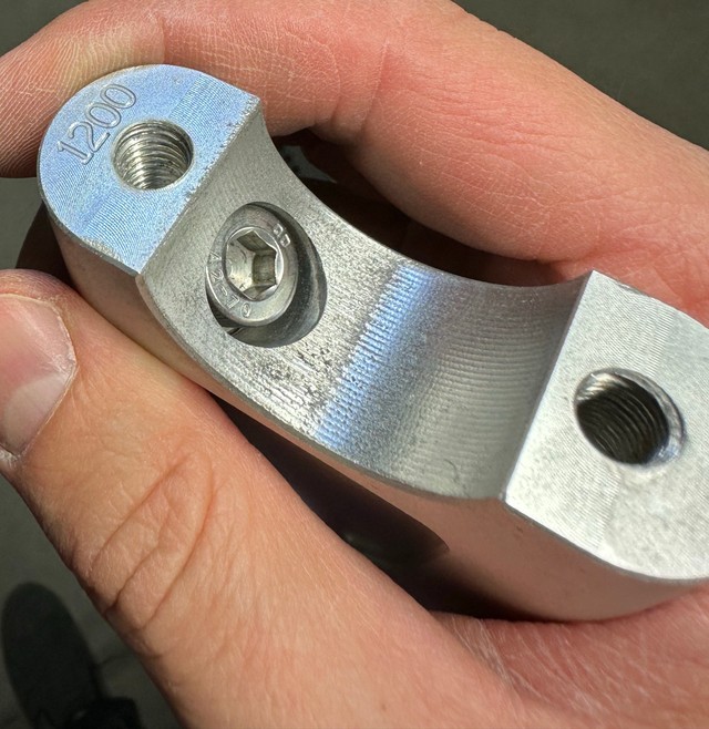 Разьба вельмі слабая