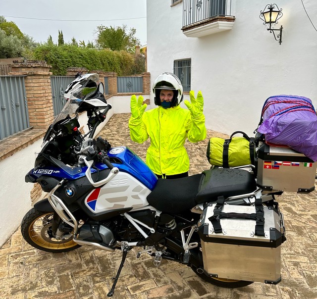 Падрыхтаваныя да паездкі пад дажджом