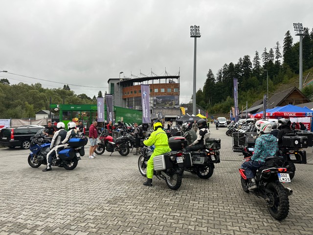 У мястэчку BMW было людна