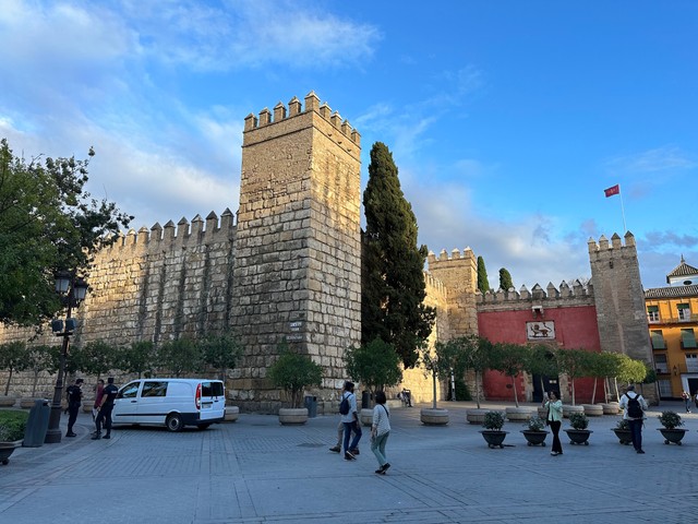 Puerta del León - уваход у каралеўскі палац Real Alcázar de Sevilla Puerta del León - уваход у каралеўскі палац Real Alcázar de Sevilla