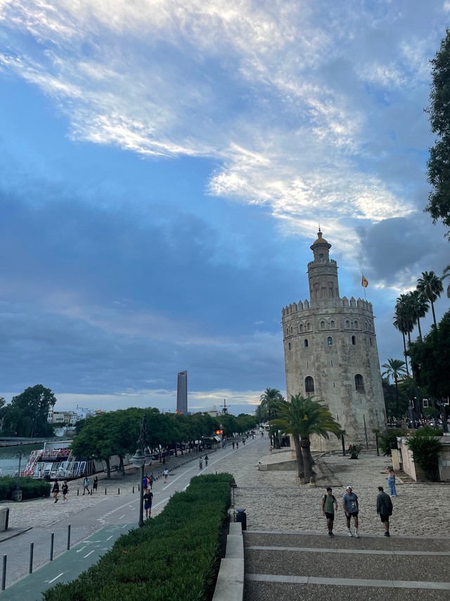 Абаронная вежа Torre del Oro Абаронная вежа Torre del Oro
