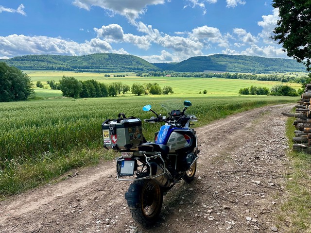 Вось так выглядаюць у асноўным мае падарожжы па лакальных бездарожжах